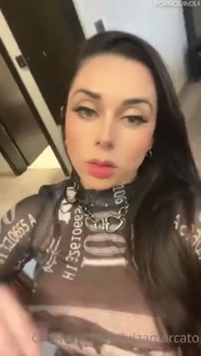 Luiza Marcato mostrando os peitões e sua pepeca gostosa