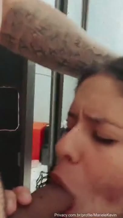 Mariele Kevin porn caindo de boca no pau duro toda peladinha