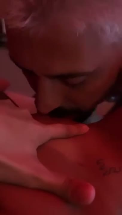 Karlyane Menezes xxx gozando no sexo oral do novinho tarado