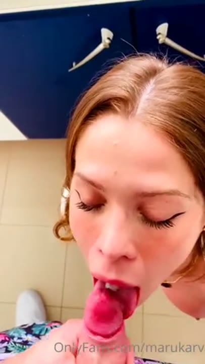 Maru Karv boquete gostoso levando gozada na boca e bebendo toda a porra