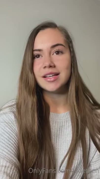 Onlyfans Jade Teen falando putaria para os seguidores sortudos