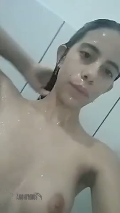 Redtube nudes amadores de novinha magrela peladinha no banho