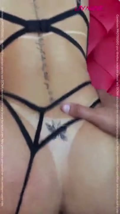 Lay Nuniz erome dando a buceta e gemendo gostoso no sexo forte