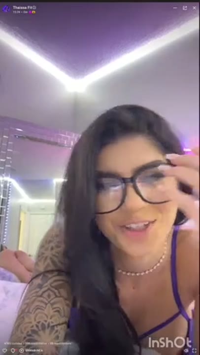 Thaissa Fit pelada caiu na net se exibindo em live para os assinantes