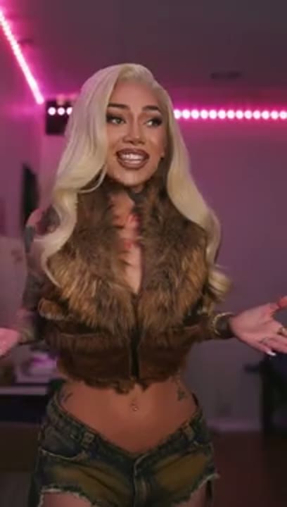 Gringas famosas porno caiu na net em um video do Onlyfans