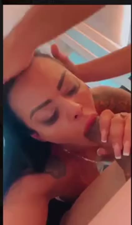 Bruno Diferente porno comendo uma morena cavala no pelo