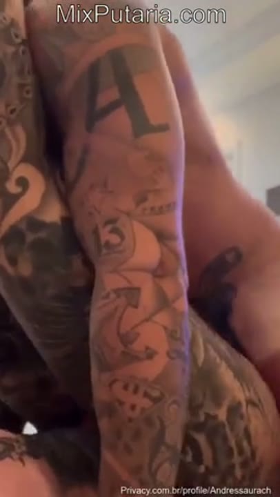 Andressa Urach e Ale Stronda fodendo no sofá