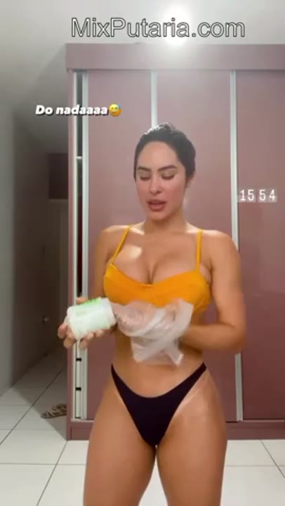 Isabelle BBB de calcinha seduzindo muito