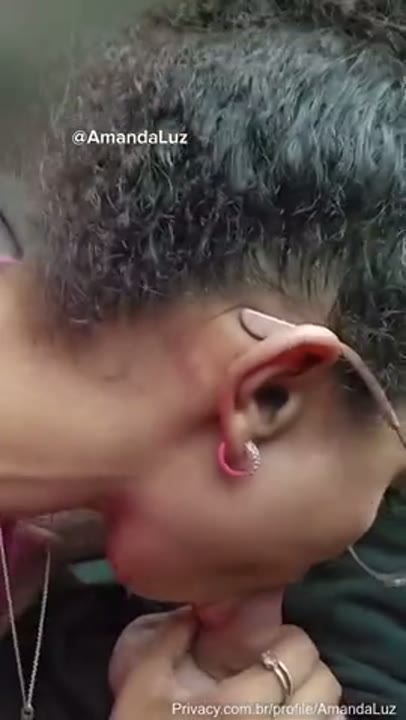 Amanda Luz dando boas mamadas no motorista de uber