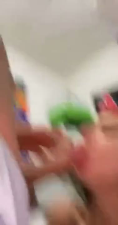 Xvideos boquete novinha gulosa mamando o cacete do namorado da faculdade