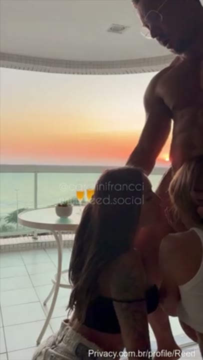 Carol Francci transando com dotado em um ménage quente com o a amiga loirinha