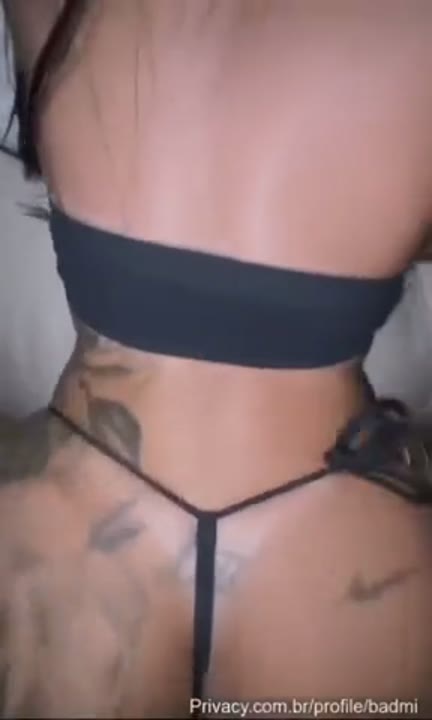 Mc Mirella fazendo sexo de quatro pro marido caiu na net