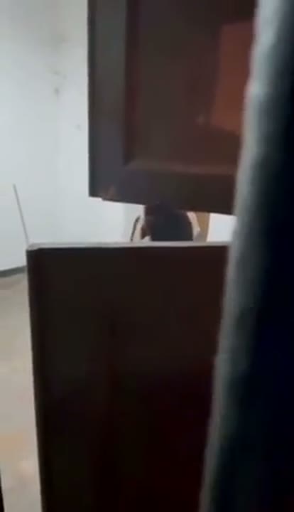 Padre flagra real transando com a novinha beata dentro da igreja