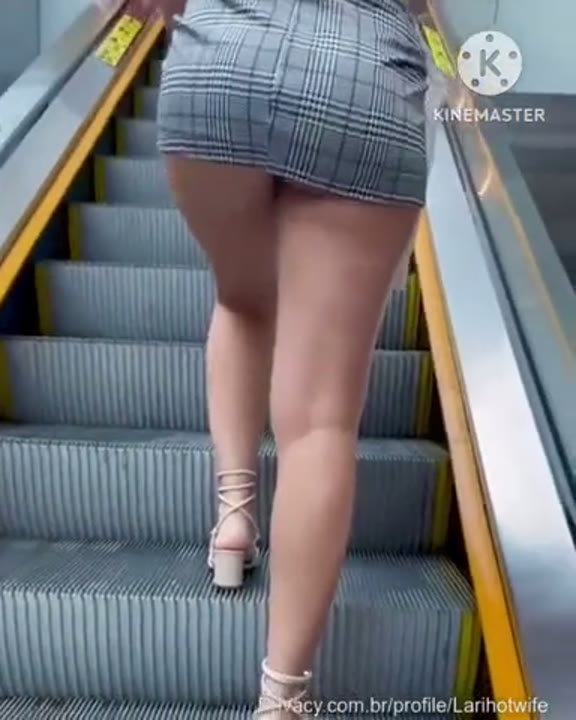 Lari Hot Wife Privacy grátis fazendo sexo dentro do provador no shopping