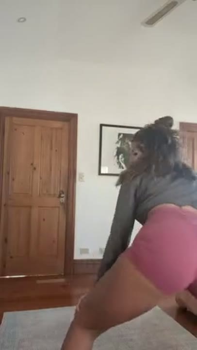 Amador novinha brasileira dançando funk com shorts socado no rabo