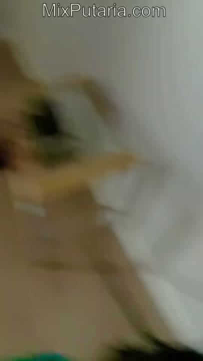 Ana Schultz de ladinho levando forte no seu cu