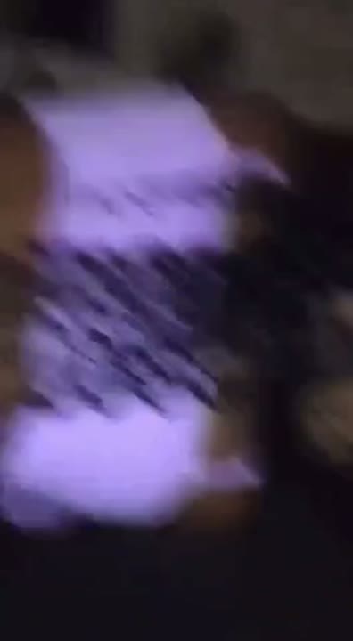 Transa amadora com uma negra gostosa gemendo alto fudendo de quatro
