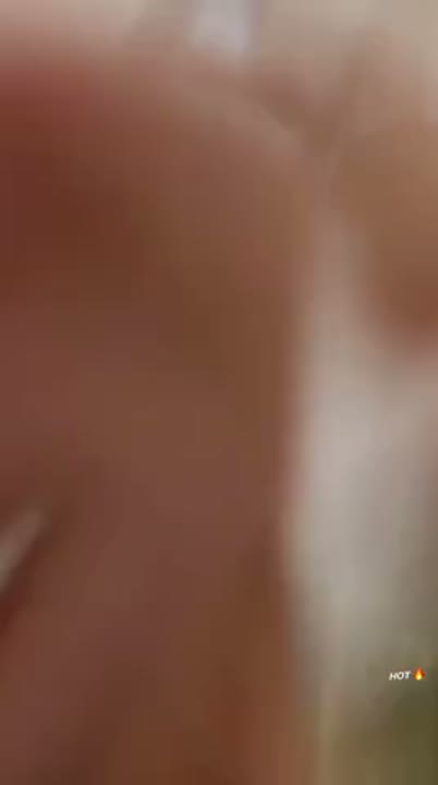 Amadoras sexo a tres sortudo comendo uma loira e uma morena ao mesmo tempo