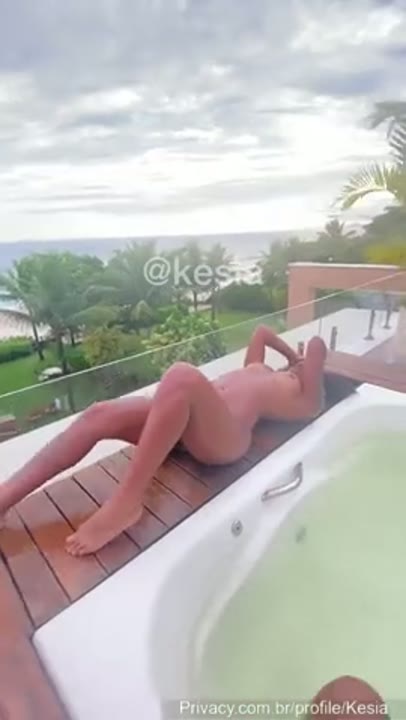 Kesia porn batendo siririca com uma amiga negra gostosa