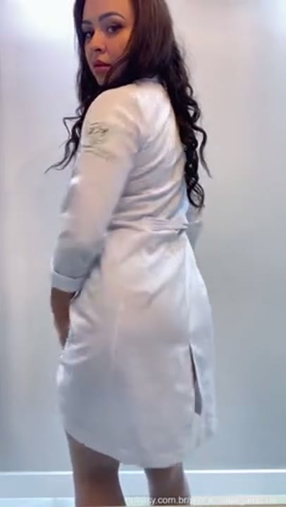 Carol Amorim caiu na net vídeo amador da médica gostosa no hospital