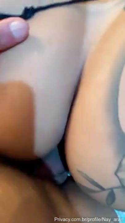 Nayara fodendo no pelo em vídeo de sexo amador