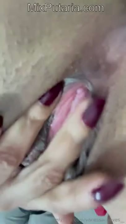 Vanessa Chaves mostrando os peitões e a pepeca