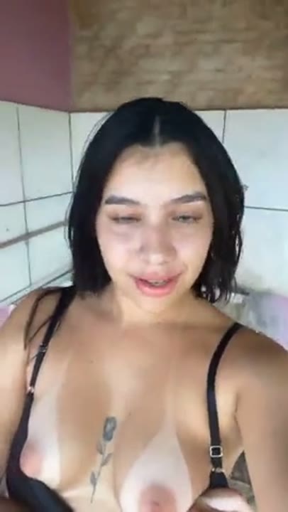 Jadysexy nudes vazado da novinha morena safada mostrando o rabo