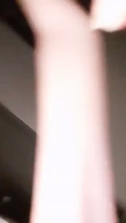 Amadoras novinhas tiktok cairam na net rebolando só de calcinha em live