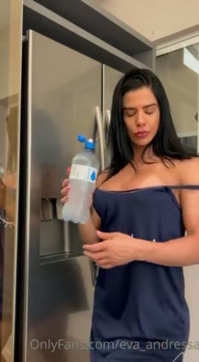 Eva Andressa Onlyfans grátis pelada exibindo os peitos grandes
