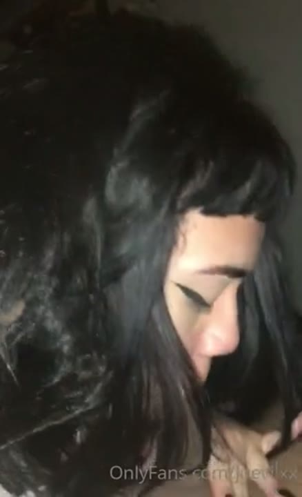 Juevilxx porno amador pagando boquete no pau duro do moreno