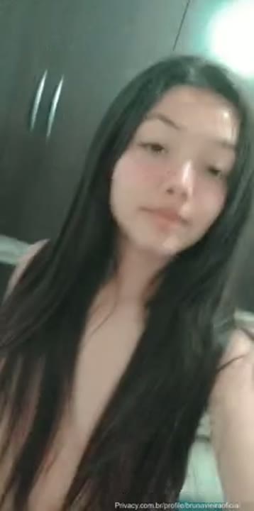 Bruna Vieira pelada se exibindo só de calcinha no Privacy