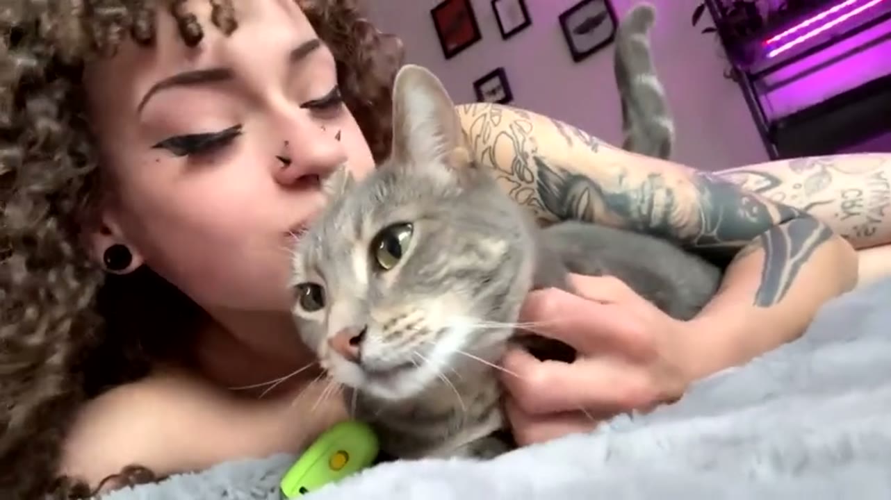 Baphi Babi porno caiu na net se exibindo peladinha na cama