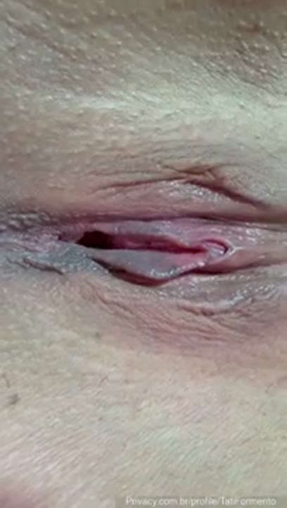 Teen porno blogueria safadinha gozando com um vibrador